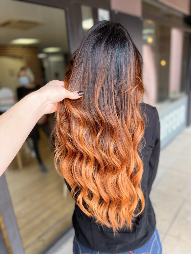 book coiffure roux acajou