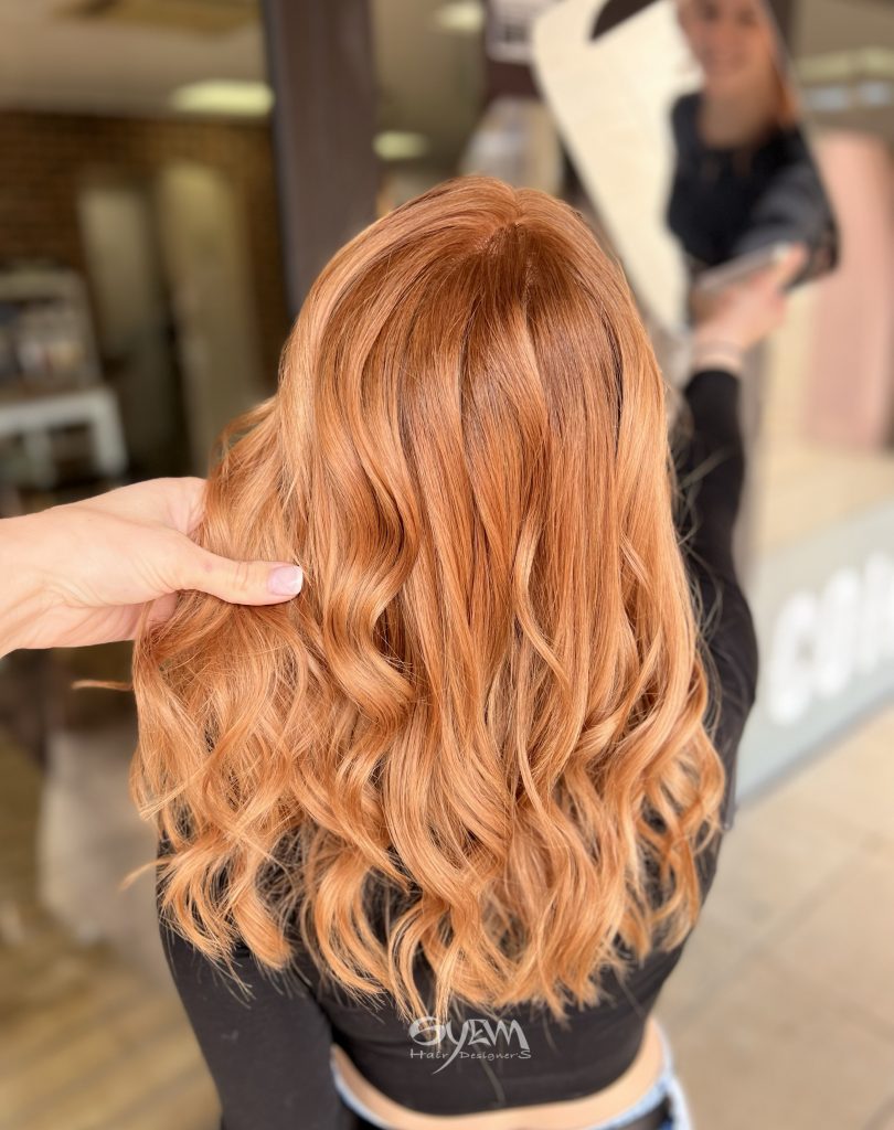 Cheveux roux acajou rouge – book coiffure à Lattes